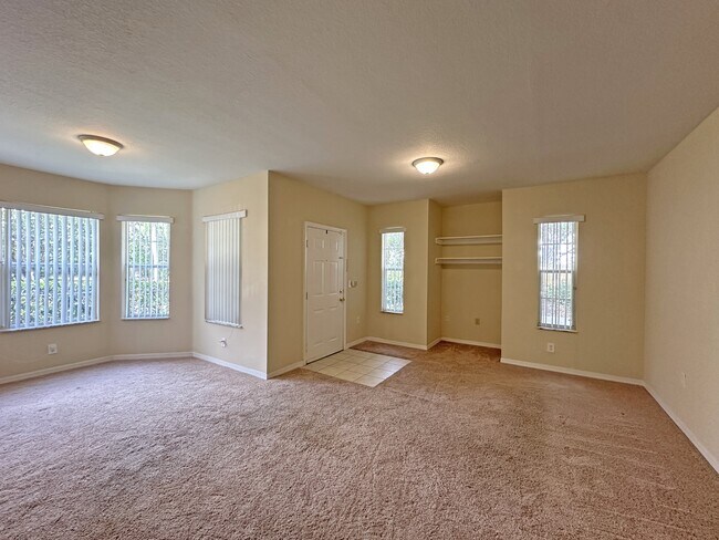 Photo - 110 SW Peacock Blvd