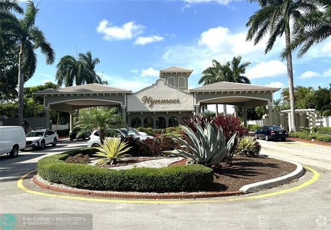 Building Photo - 4801 Martinique Pl Unit G2 Rental