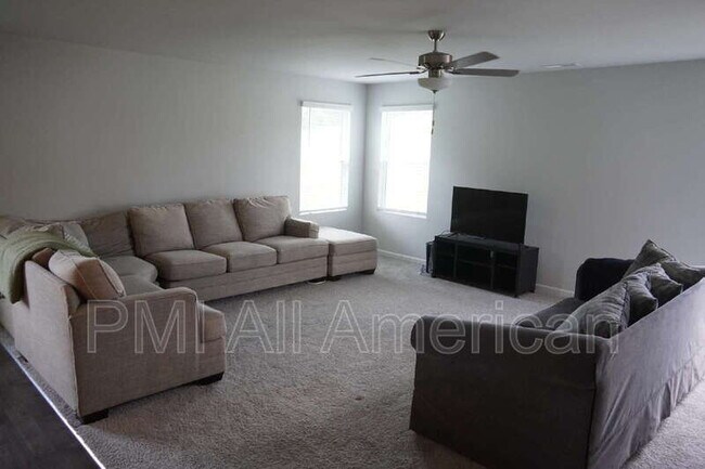 Photo - 289 Greenbay St