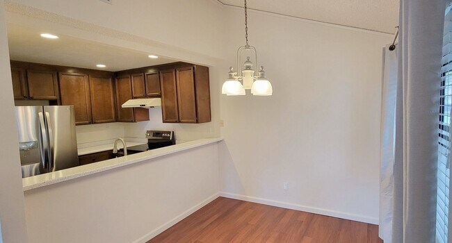 Kitchen - 2008 La Terrace Cir Unit 2008