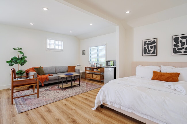6047 Ethel Ave
