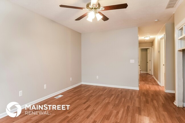 Photo - 868 Hardy Rd