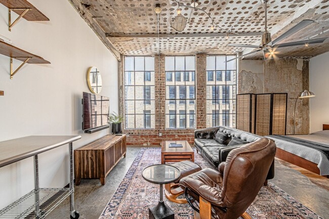 Photo - Modern Studio Loft in Downtown Dallas – Wa...
