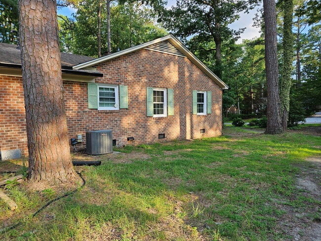 Photo - 221 York Rd