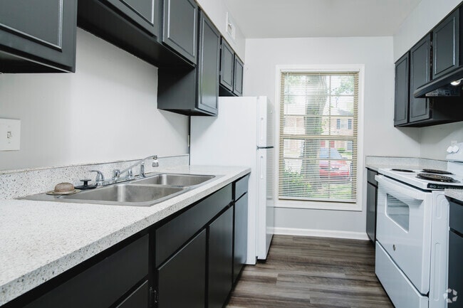 2BR, 1.5BA - 930SF - Philadelphia - Kitchen