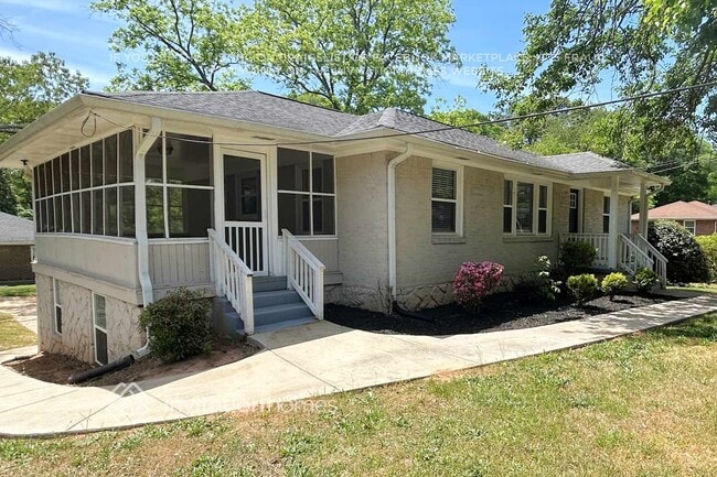 Photo - 2877 McAfee Rd