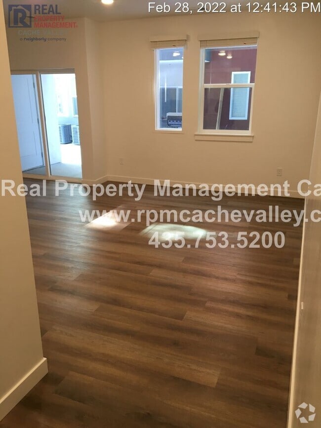 Building Photo - 461 W 40 S Unit 461 W 40 S # I 101 Rental