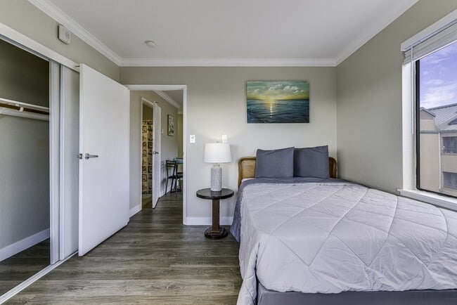 San Leandro Senior Living