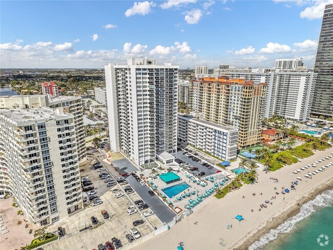 Building Photo - 3140 S Ocean Dr Unit 1410 Rental