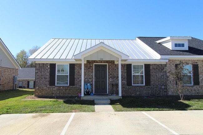 Building Photo - 102 Way Bill Cir