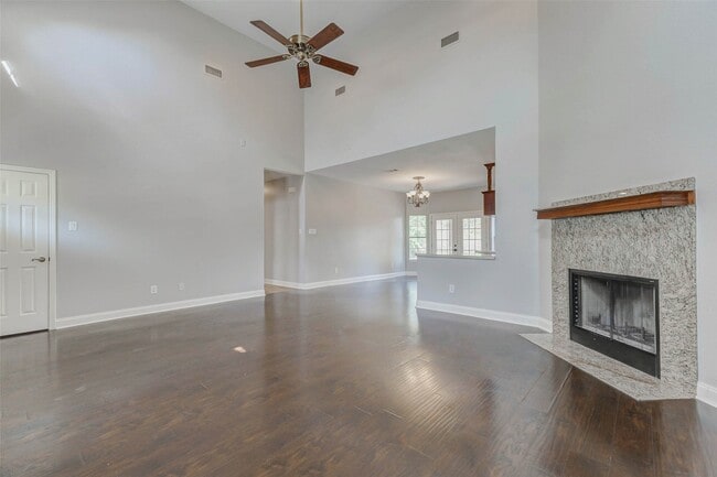 Photo - 8411 Syms St