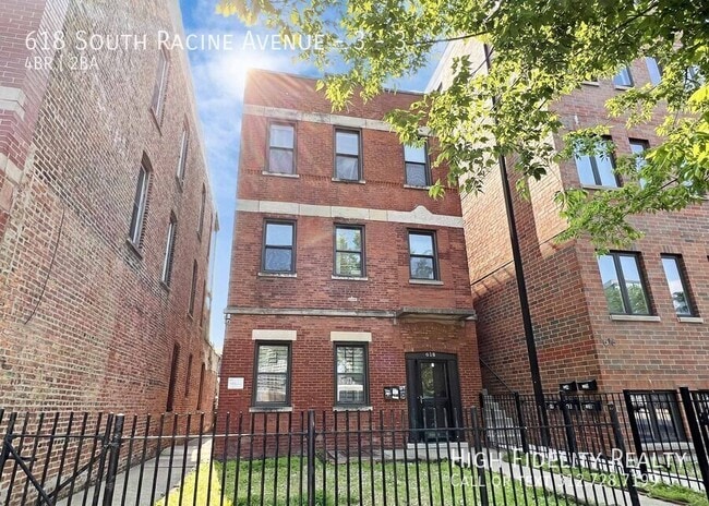 Building Photo - 618 S Racine Ave Unit 3