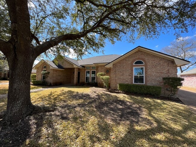 Building Photo - Single Family Home