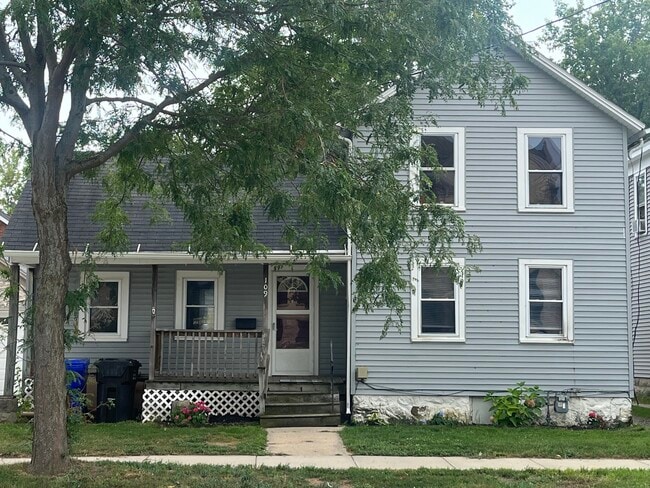 Building Photo - 109 W Winnebago St