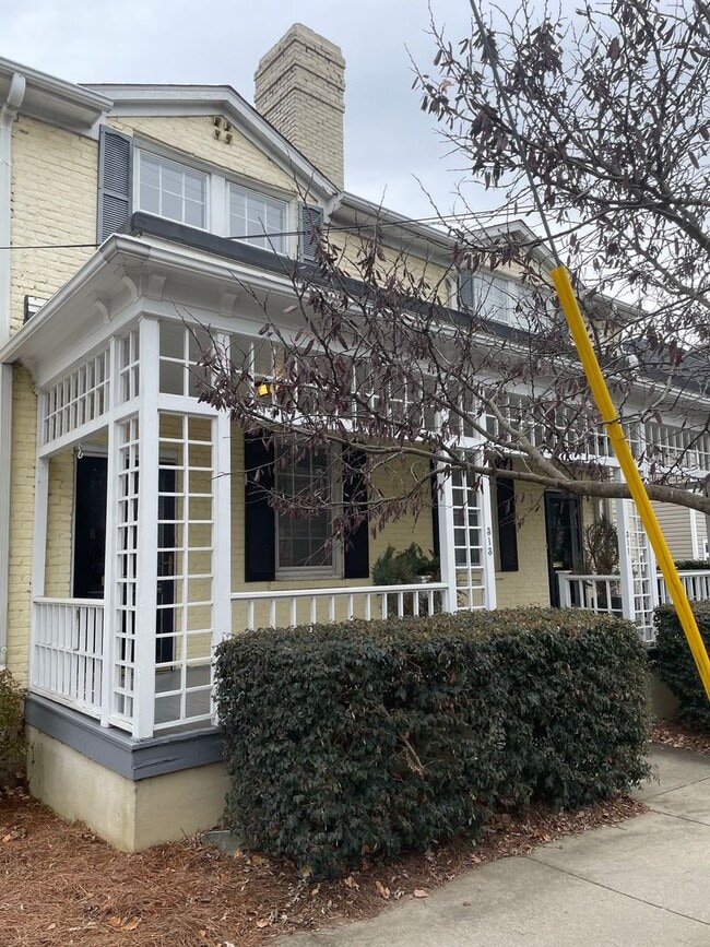 Building Photo - 311-313 N Spring St Unit 313 N Spring St