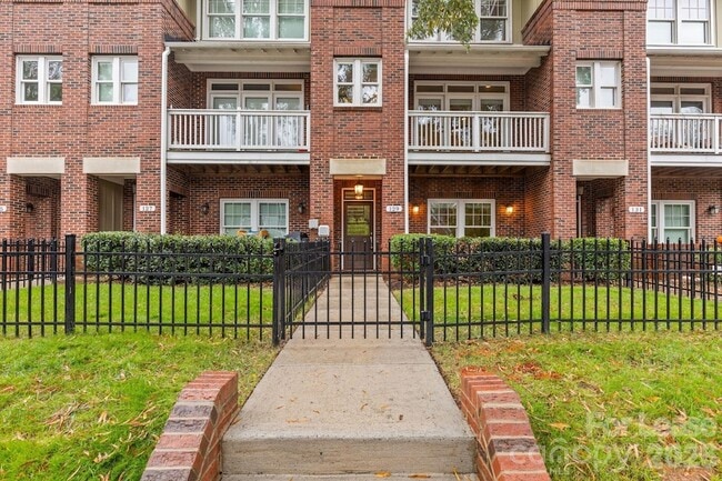 Photo - 129 Grandin Rd