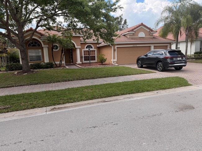 Building Photo - 2218 SW Panther Trce