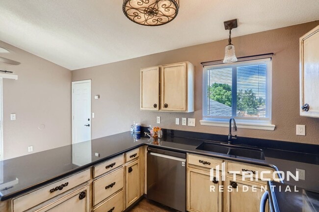 Photo - 21898 E Alamo Ln