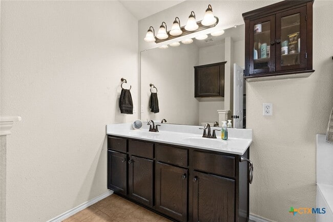 Photo - 5400 Birmingham Cir
