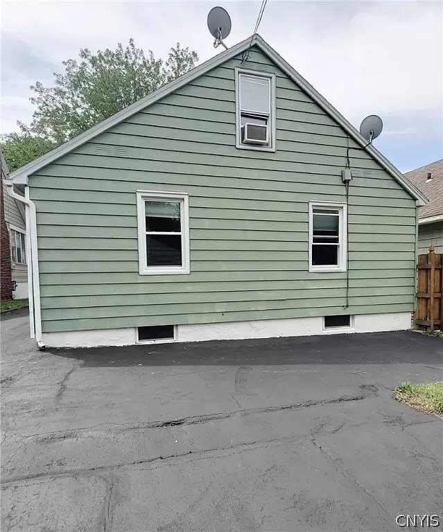 1129 N Glencove Rd