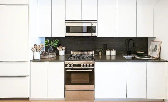 Photo - 180 John St Unidad 2206