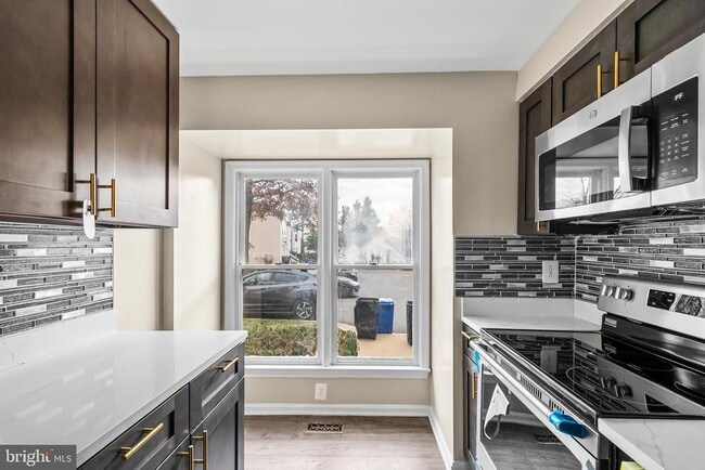 Photo - 6185 Little Valley Way