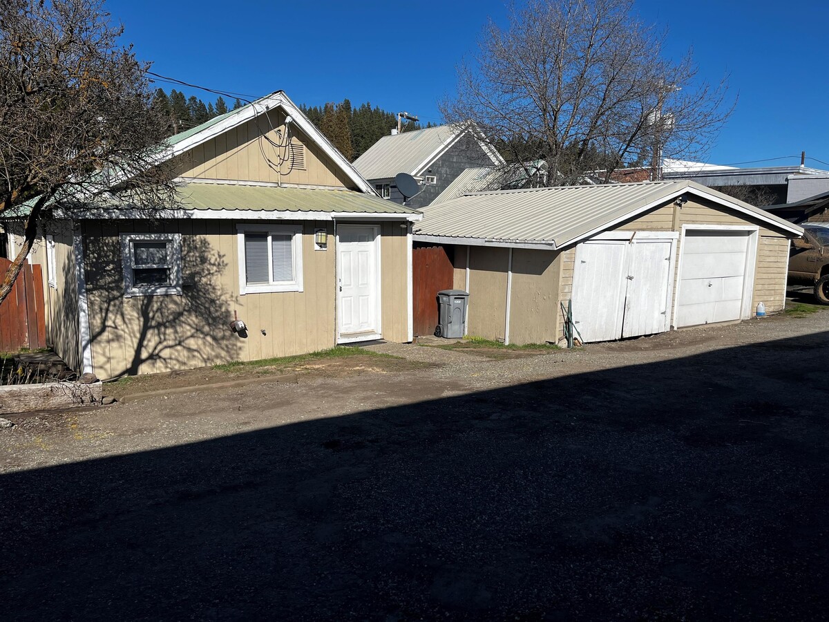 Photo - 103 W 2nd St