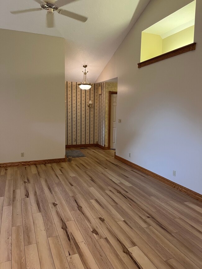 Photo - 421 Courtland St