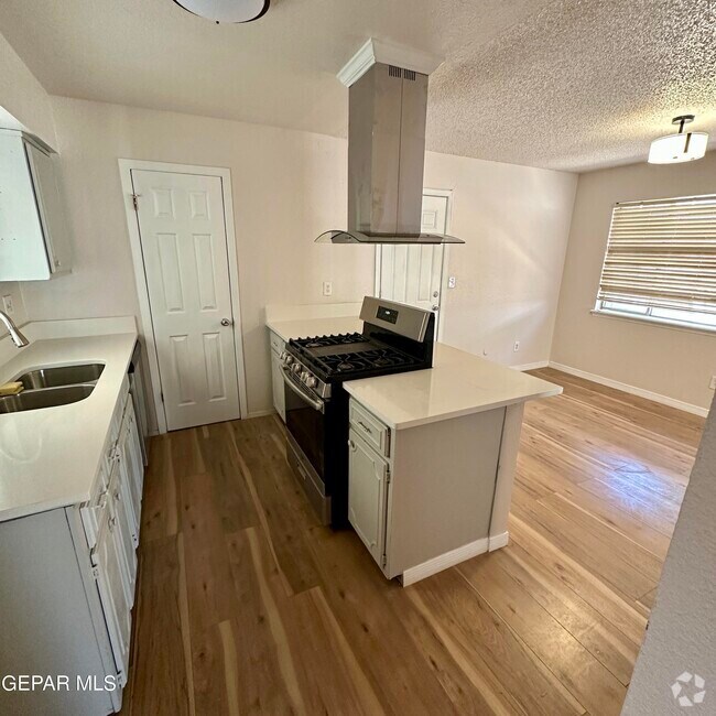 Building Photo - 10457 McCormick Ln Rental