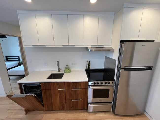 Photo - 802 Heivly St