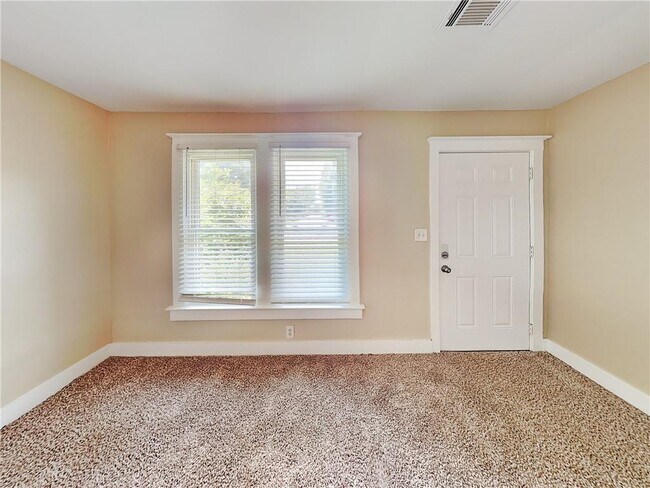 Photo - 2497 Lakewood Ave Casa