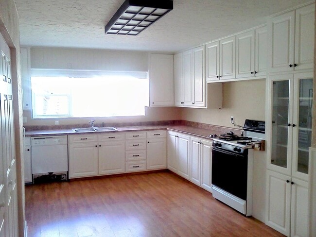 Photo - 1502 W St Vrain St