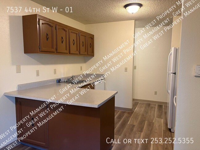 7537 44th St W Unit 01