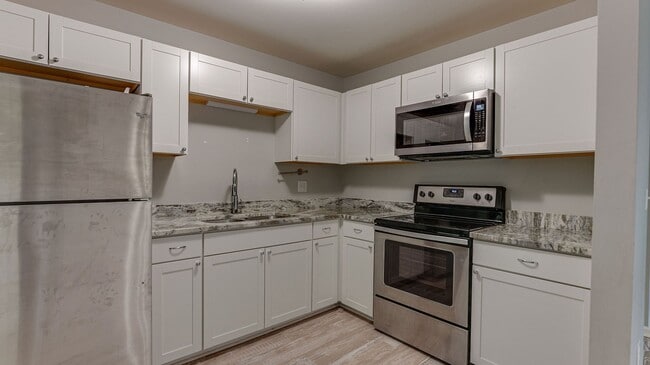 Photo - 3 Bedroom 1.5 Bath Home in Holly Court - Goose Creek