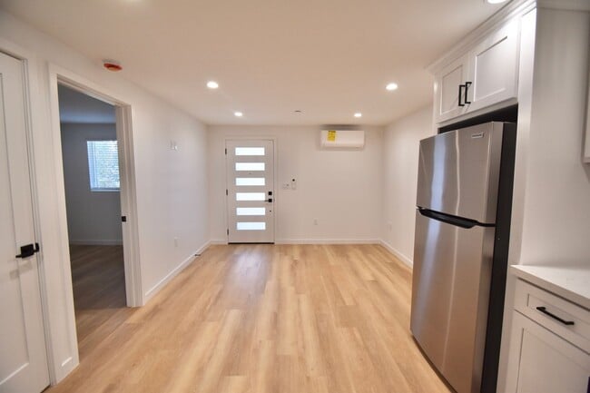 Photo - 14830 Dickens St Unidad 14834 1/2