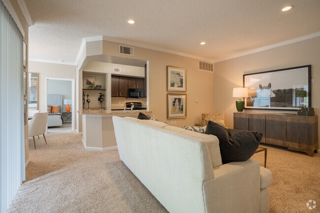 2BR, 2BA - 1,100SF
