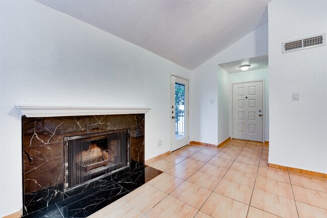 2021 Spenwick Dr Unidad 724