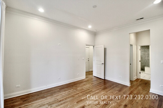 Photo - 216 N Halsted St