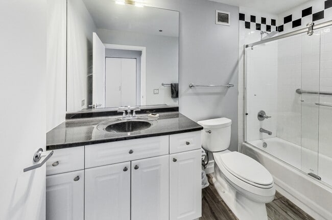 Photo - 615 W Randolph St Unit 45L