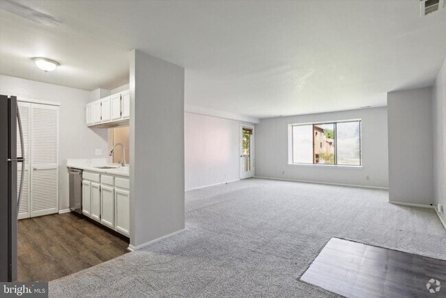 Building Photo - 2611B Auburn Ct Rental