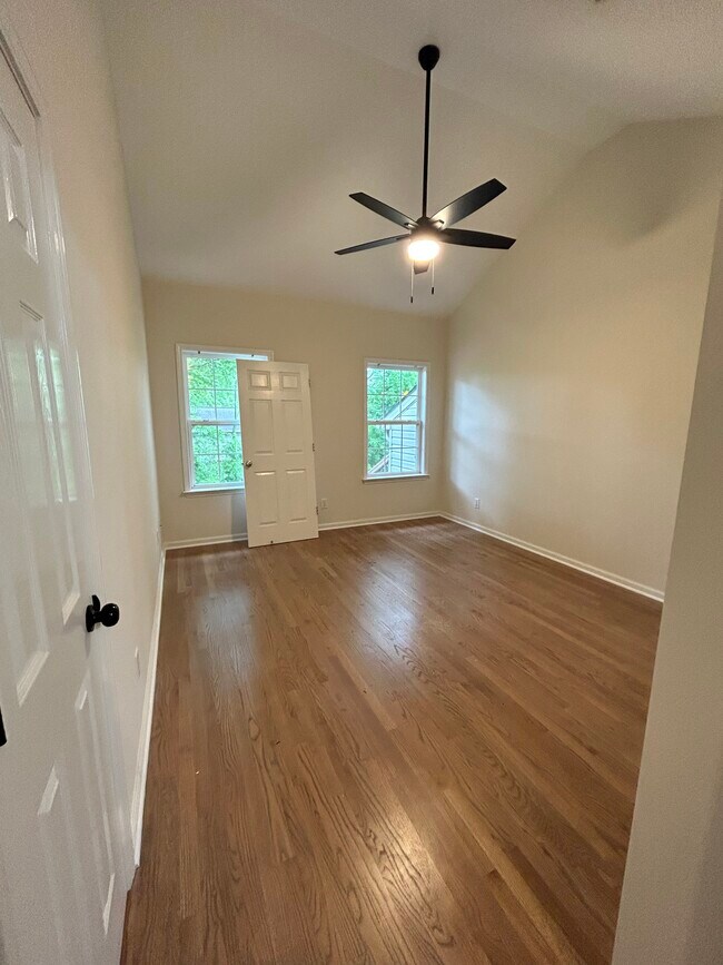 Photo - 1107 Cashmere Dr