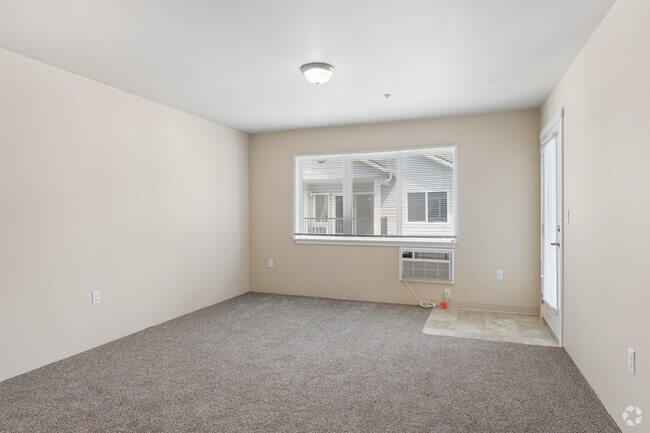 1BR, 1BA - 725SF - Living Room