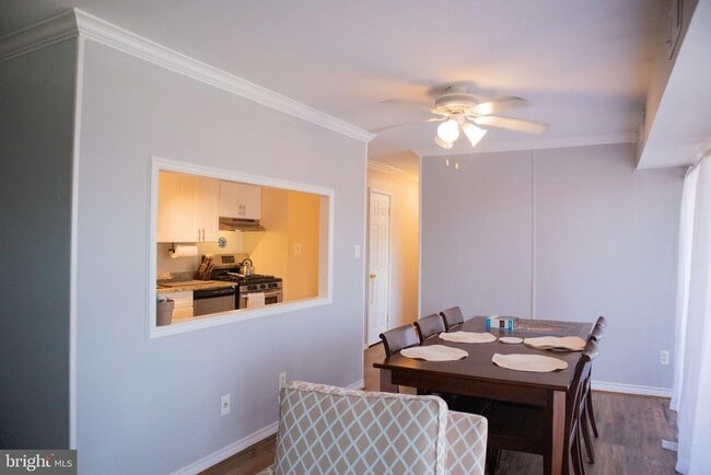 Building Photo - 2900 Kings Chapel Rd Unit 10