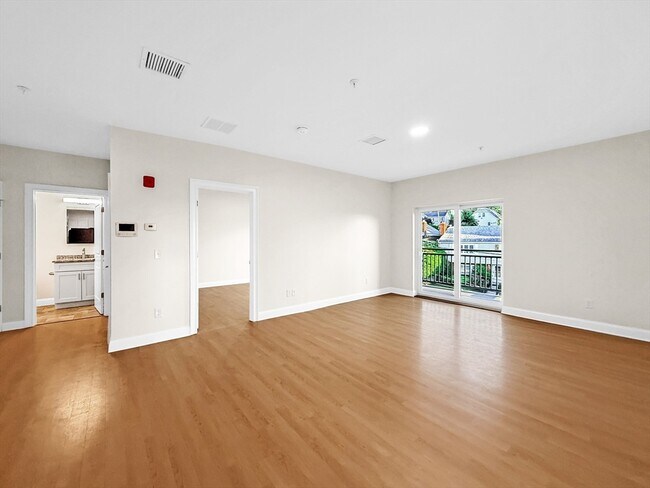 Photo - 10 Franklin Ave Unit 300