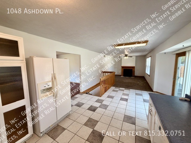 Photo - 1048 Ashdown Pl