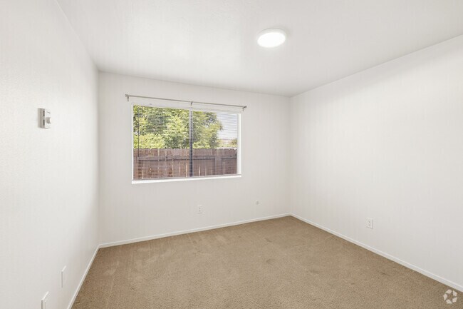 2BR, 2BA - 1,000SF - Bedroom