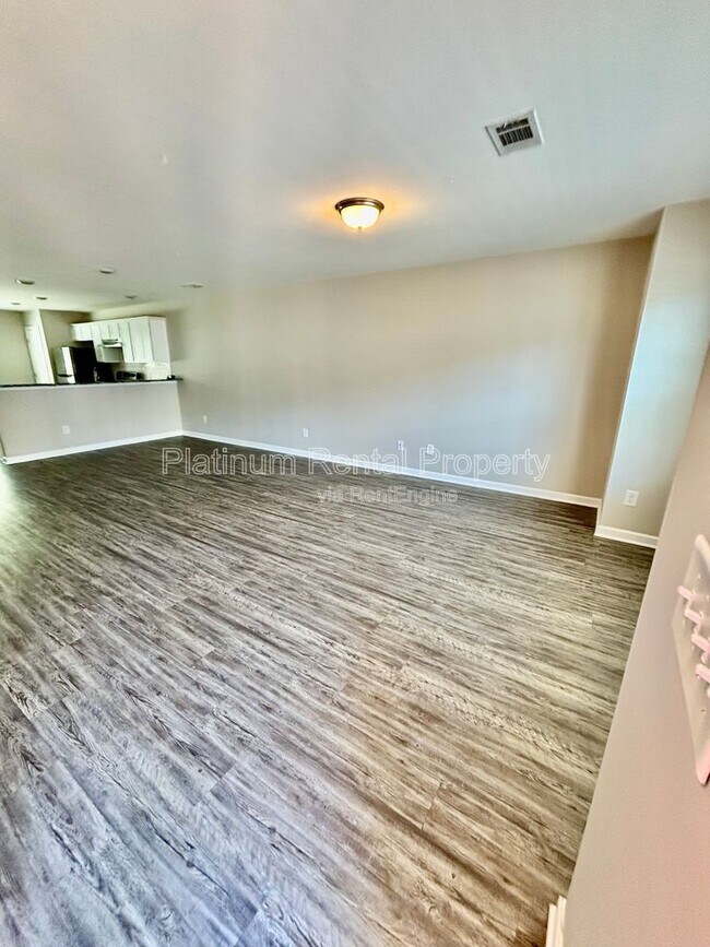 Photo - 4456 Pinscher St