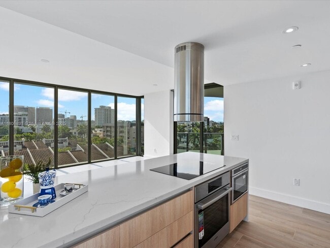 Photo - 9901 W Bay Harbor Dr Unidad 604