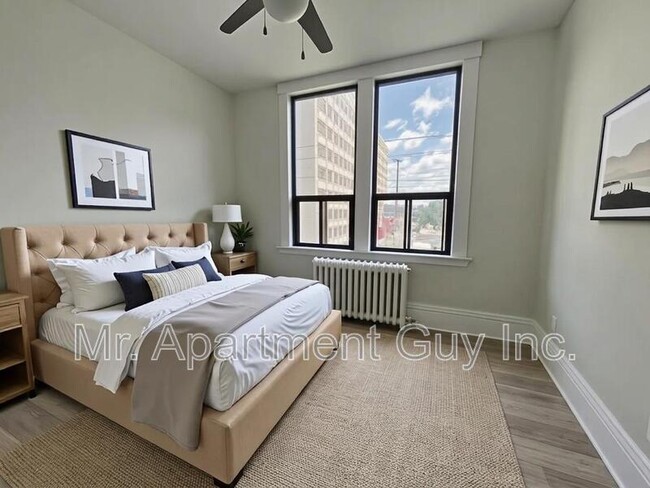 Photo - 44 Victoria Ave S Unit 201