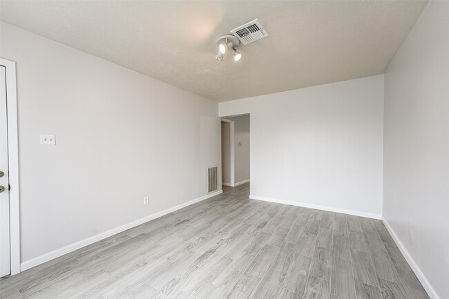 Photo - 15222 Wickbriar Dr